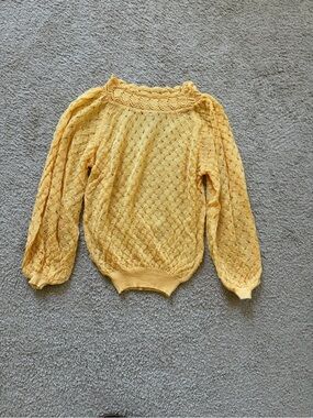 VTG ~ 1980s ~ Berries ~ Yellow Pointelle Lace Knit Sweater ~ Romantic ~ Size M